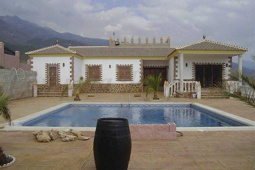 Casa de Campo en Sedella · Sedella