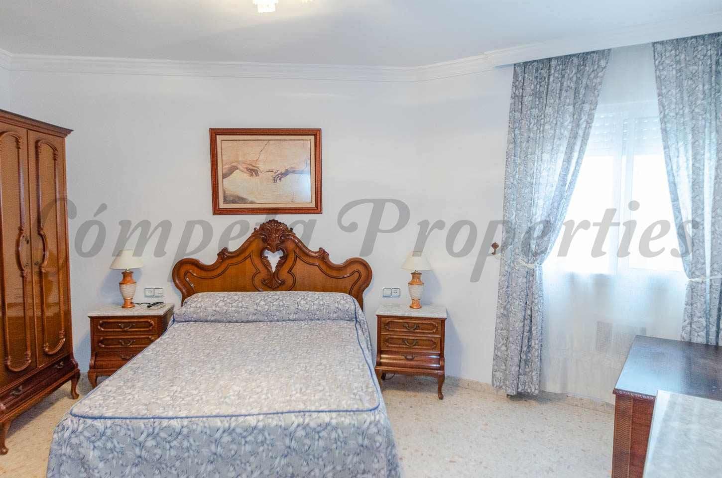 Foto 3 de 17 — Apartamento en Cómpeta · Cómpeta