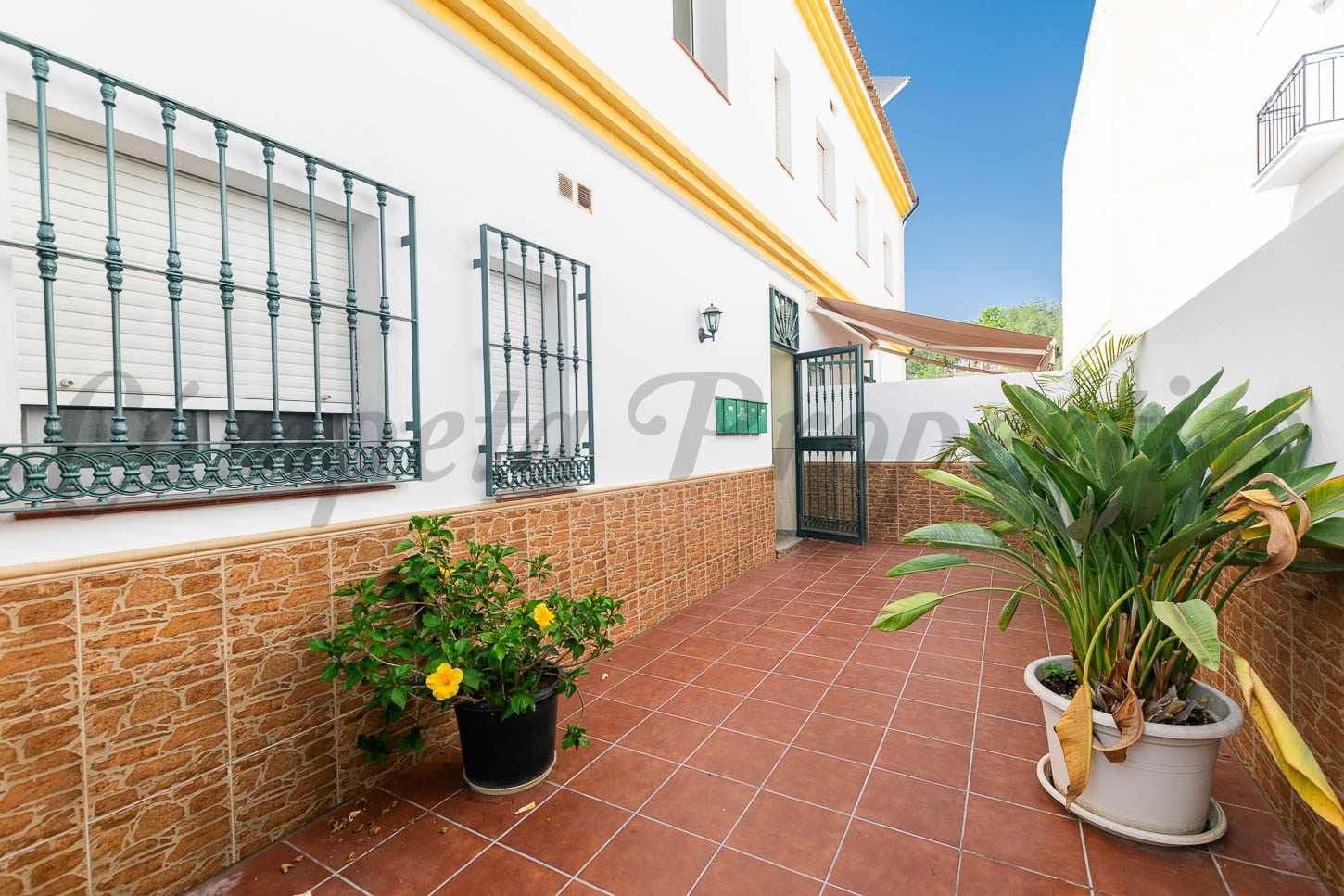 Photo 3 of 20 — Apartment in Sayalonga · Sayalonga