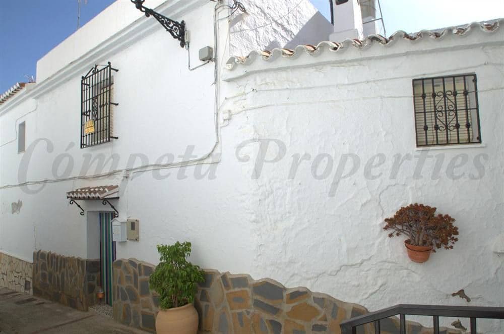 House in Sedella · Sedella