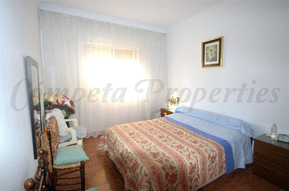 Foto 3 van 18 — Huis in Torrox · Torrox