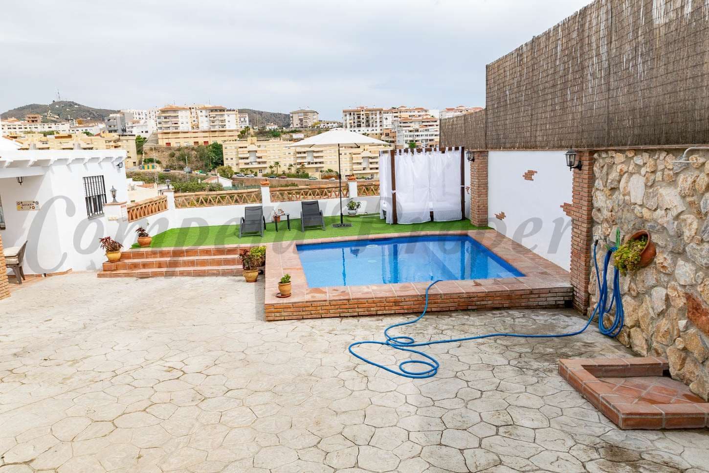Bild 3 av 12 — Lantställe i Torrox · Torrox