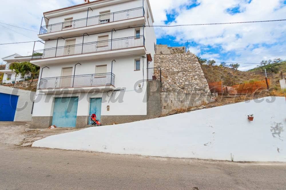 Casa en Árchez · Árchez