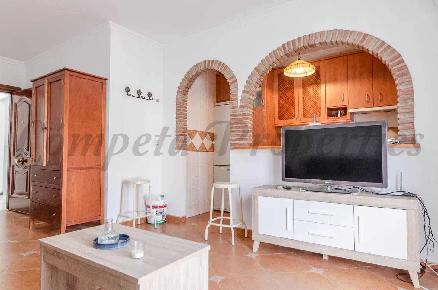 Photo 3 of 8 — Apartment in Cómpeta · Cómpeta