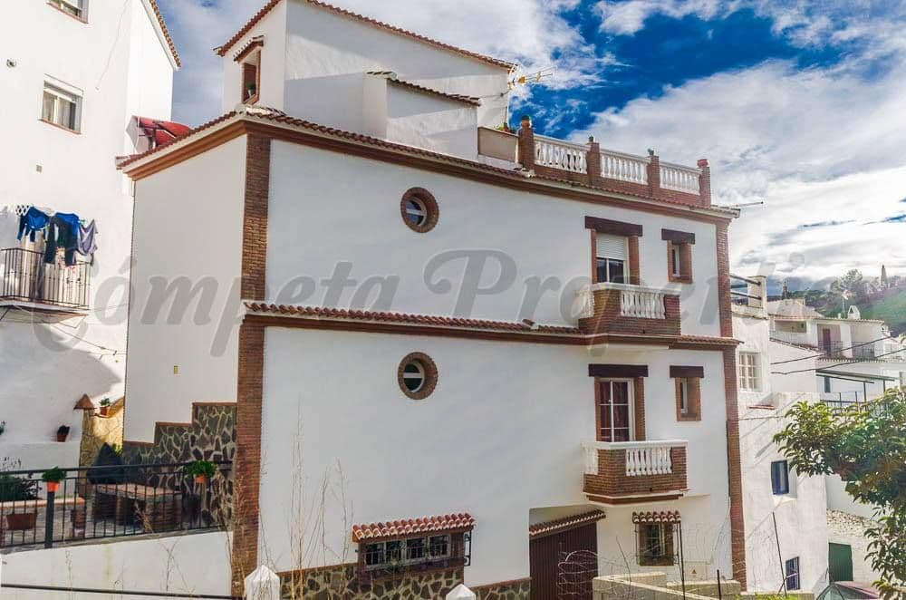 Casa en Árchez · Árchez