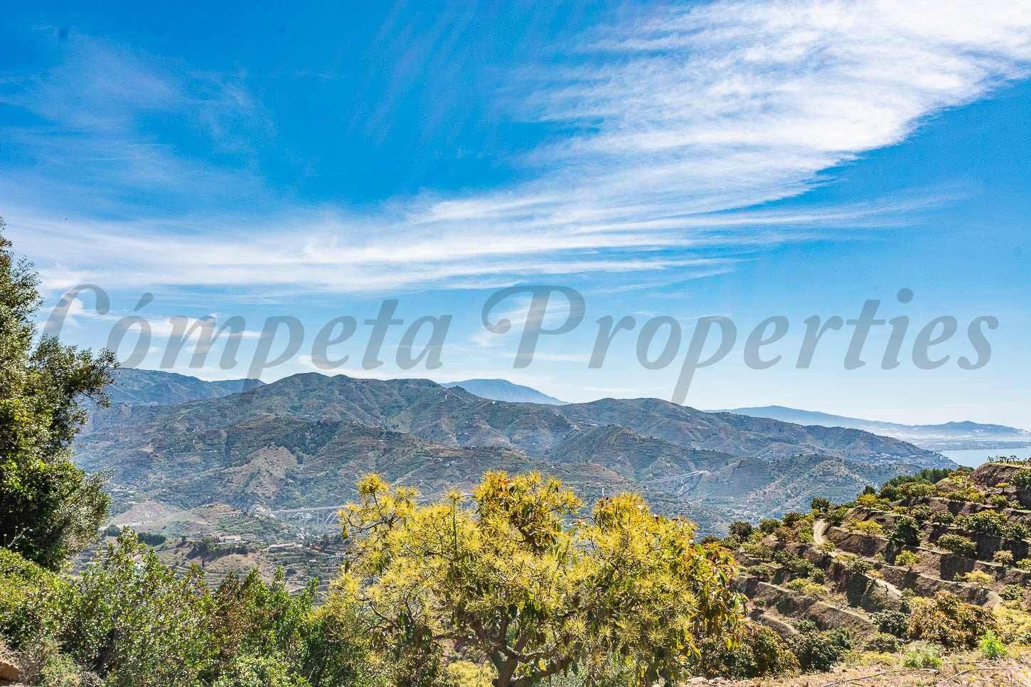 Photo 1 of 11 — Rustic Land in Almuñecar · Almuñecar