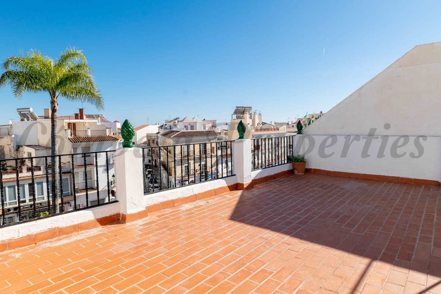 Bild 3 av 19 — Hus i Nerja · Nerja