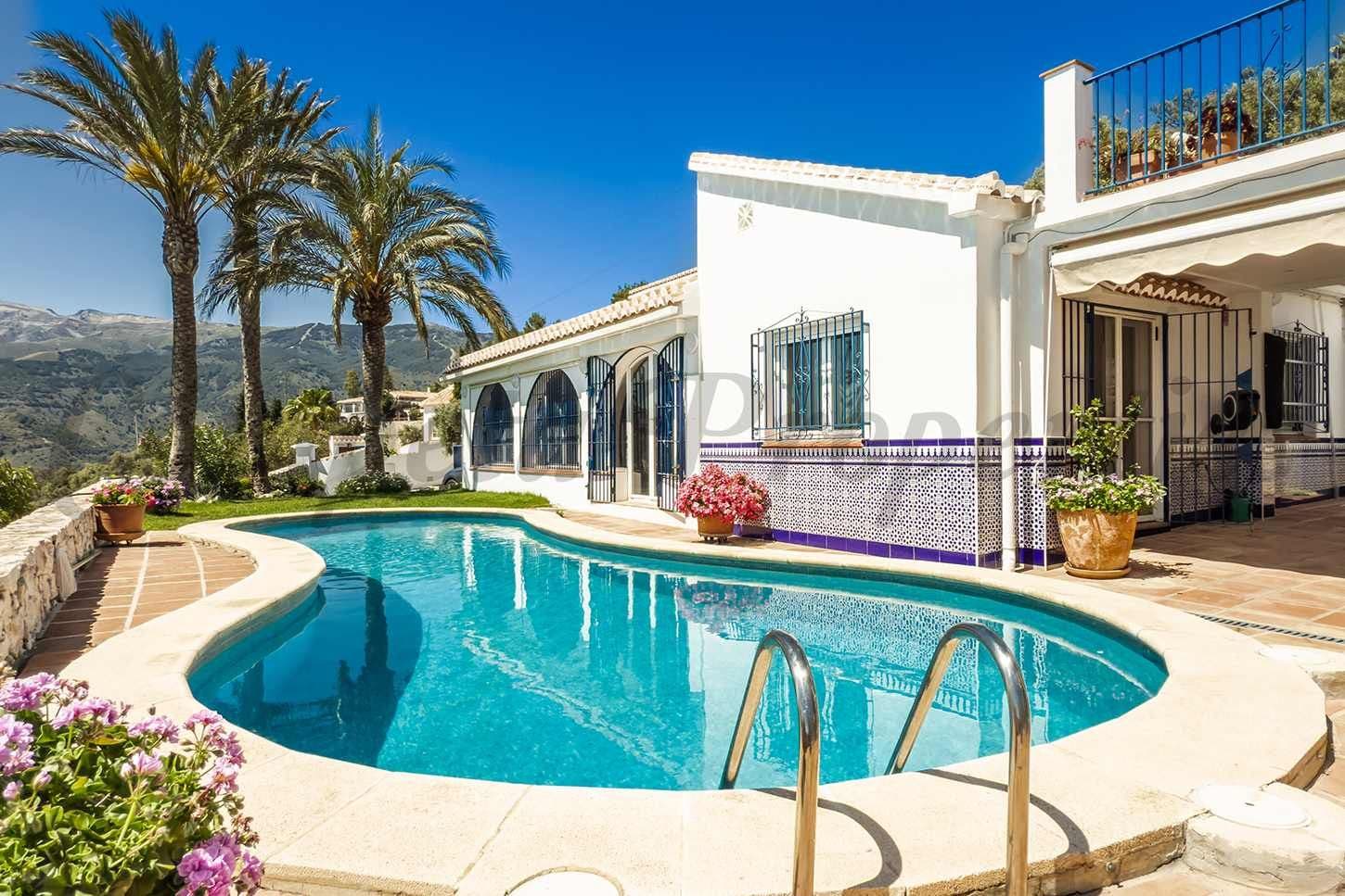 Photo 3 of 15 — Country House in Cómpeta · Cómpeta