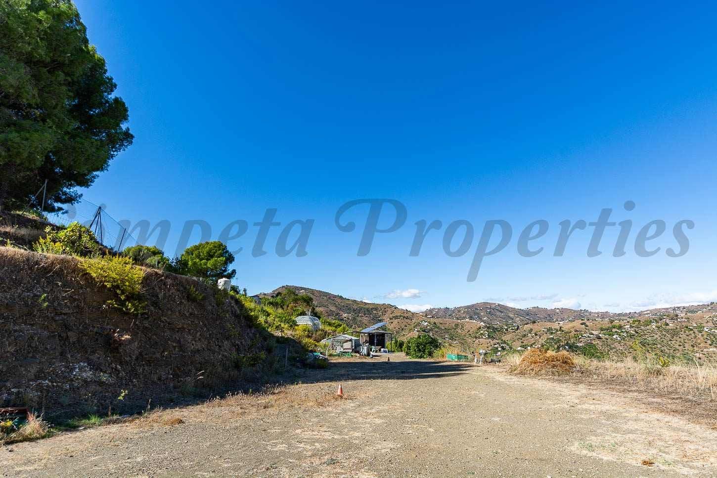 Bild 3 av 23 — Lantlig Tomt i Torrox · Torrox