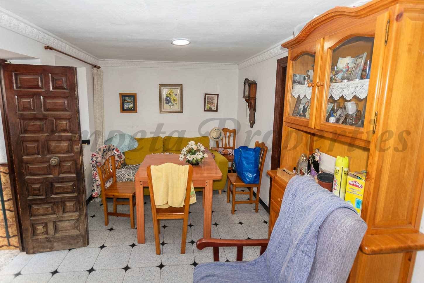 Bild 3 av 31 — Hus i Árchez · Árchez