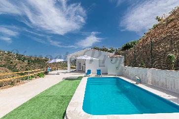 Country Property in Sayalonga