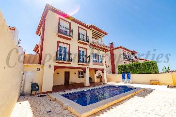 Townhouse in Canillas de Albaida