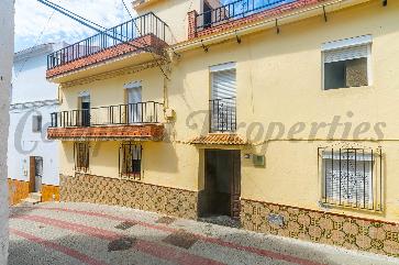 Townhouse in Salares