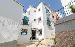 TH1213, Radhus i Árchez