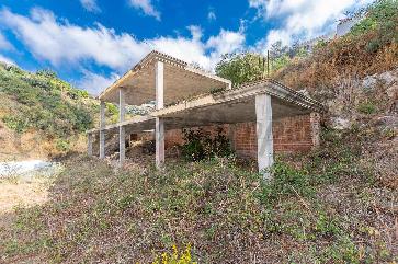 Townhouse in Salares